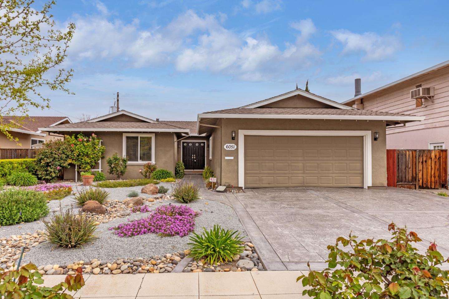 Detail Gallery Image 1 of 26 For 6051 Santa Ysabel Way, San Jose,  CA 95123 - 3 Beds | 2 Baths