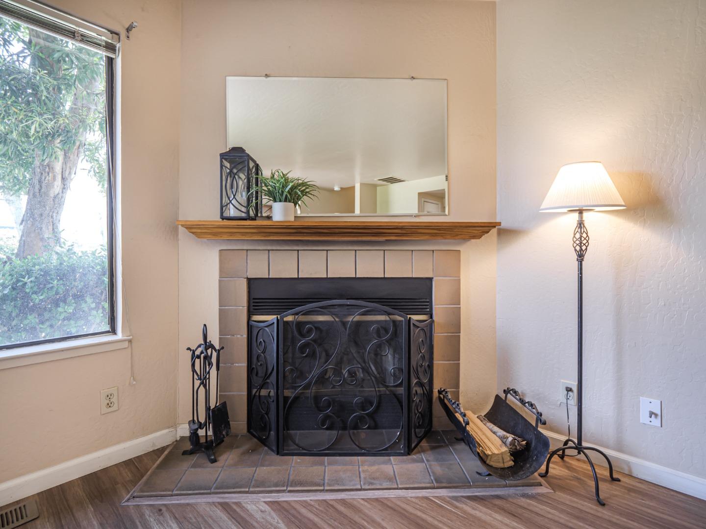 Detail Gallery Image 6 of 36 For 216 Silver Leaf Dr #C,  Watsonville,  CA 95076 - 3 Beds | 1/1 Baths