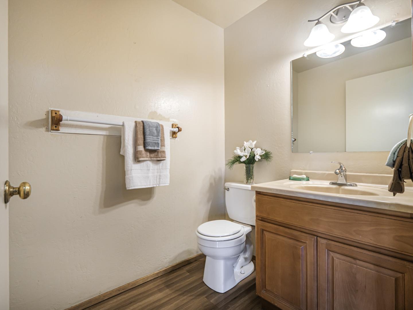 Detail Gallery Image 8 of 36 For 216 Silver Leaf Dr #C,  Watsonville,  CA 95076 - 3 Beds | 1/1 Baths