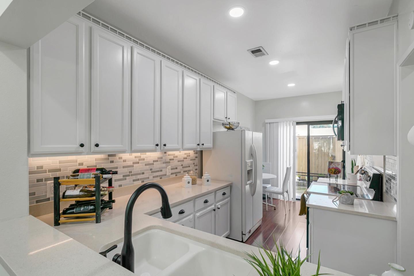 Detail Gallery Image 19 of 40 For 102 Marylinn Dr, Milpitas,  CA 95035 - 2 Beds | 2/1 Baths