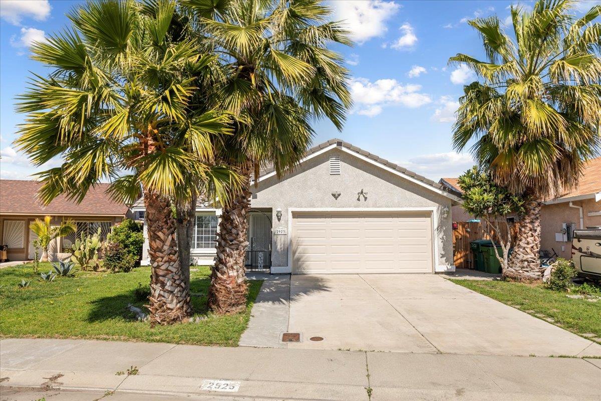 Photo of 2923 Fairbury Ln in Stockton, CA