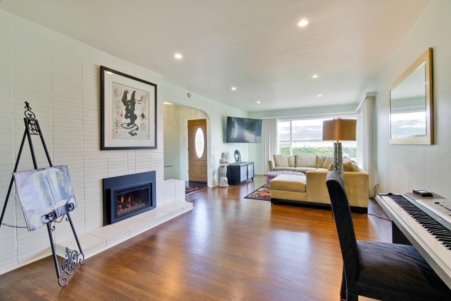 Detail Gallery Image 5 of 27 For 1059 Island Dr, Alameda,  CA 94502 - 3 Beds | 2 Baths