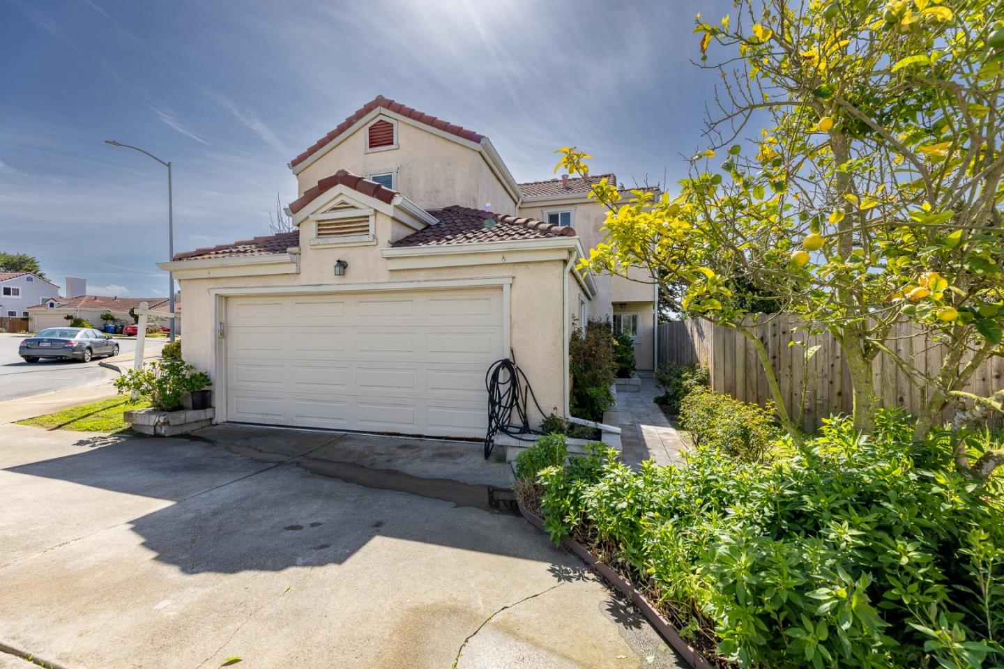 Detail Gallery Image 2 of 28 For 3244 Sandpiper Way, Marina,  CA 93933 - 3 Beds | 2/1 Baths