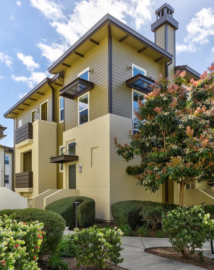Detail Gallery Image 1 of 20 For 451 Hansen Dr, San Mateo,  CA 94403 - 2 Beds | 2 Baths