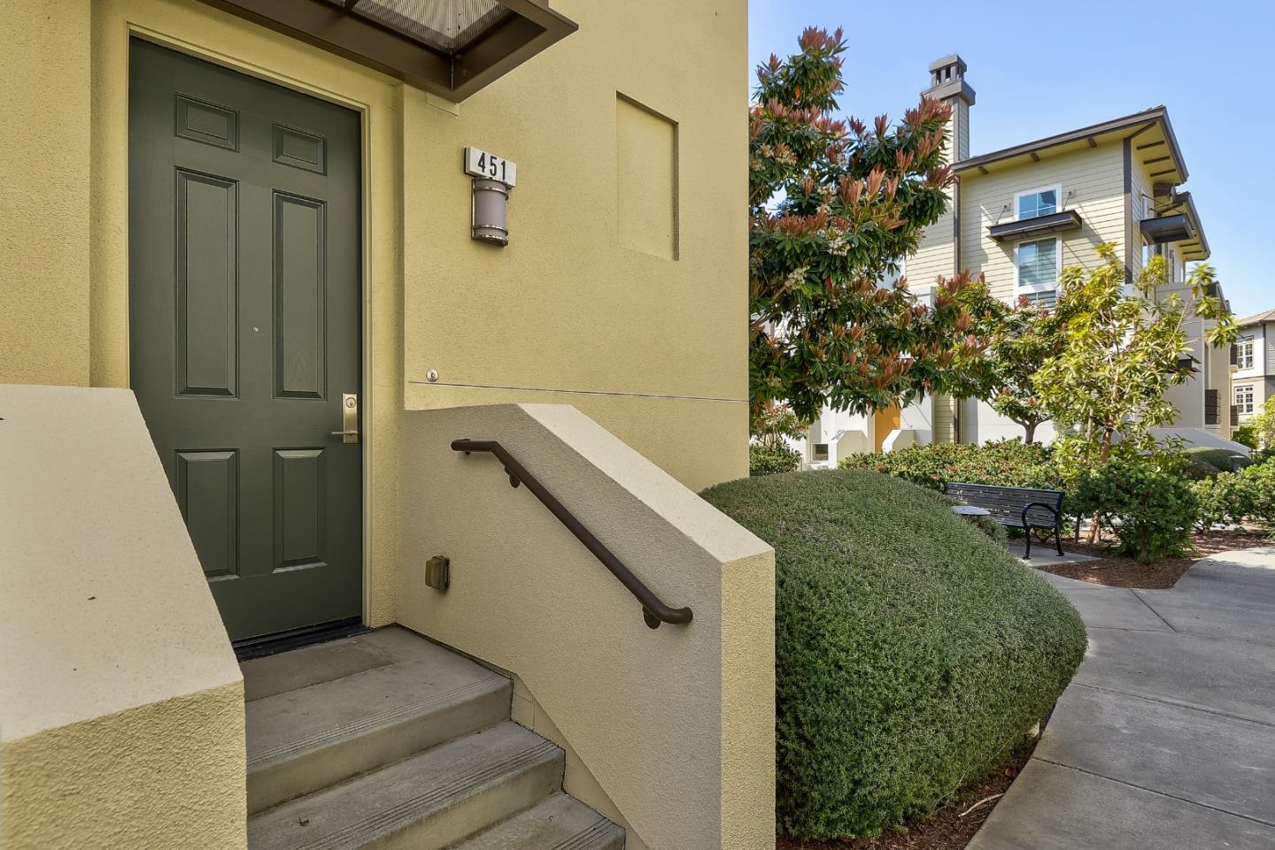 Detail Gallery Image 2 of 20 For 451 Hansen Dr, San Mateo,  CA 94403 - 2 Beds | 2 Baths