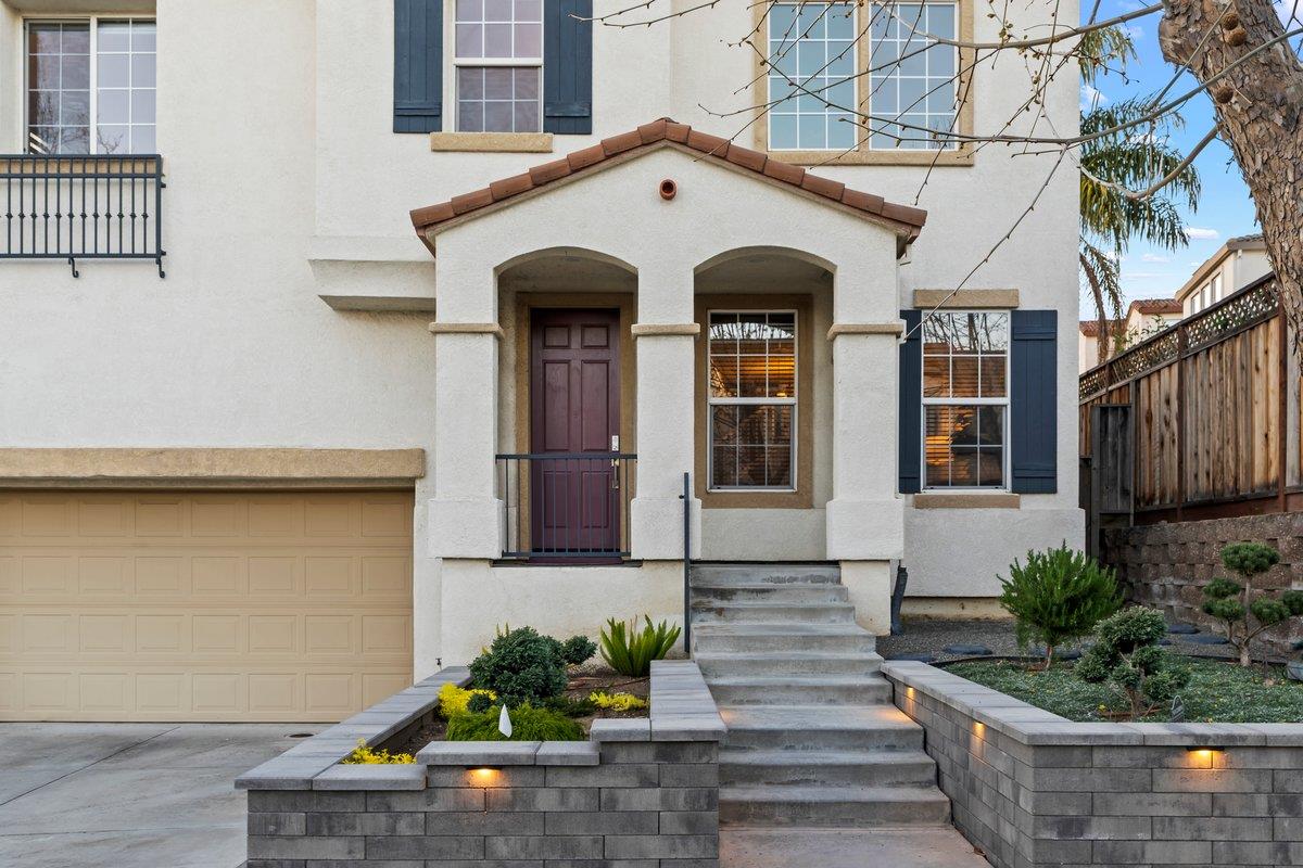 Detail Gallery Image 1 of 25 For 862 Canoas Creek Cir, San Jose,  CA 95136 - 4 Beds | 2/1 Baths