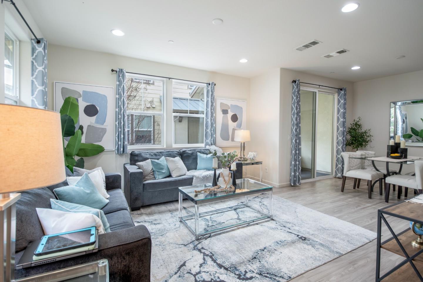 Detail Gallery Image 1 of 1 For 2059 Vincenzo Wkwy, San Jose,  CA 95133 - 2 Beds | 2/1 Baths