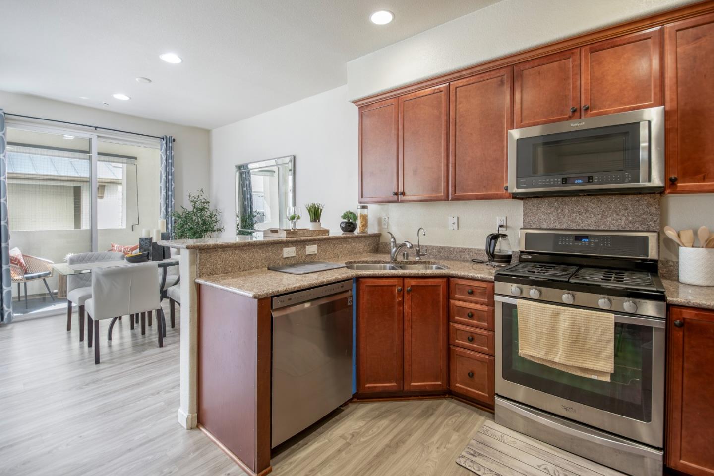 Detail Gallery Image 12 of 45 For 2059 Vincenzo Wkwy, San Jose,  CA 95133 - 2 Beds | 2/1 Baths
