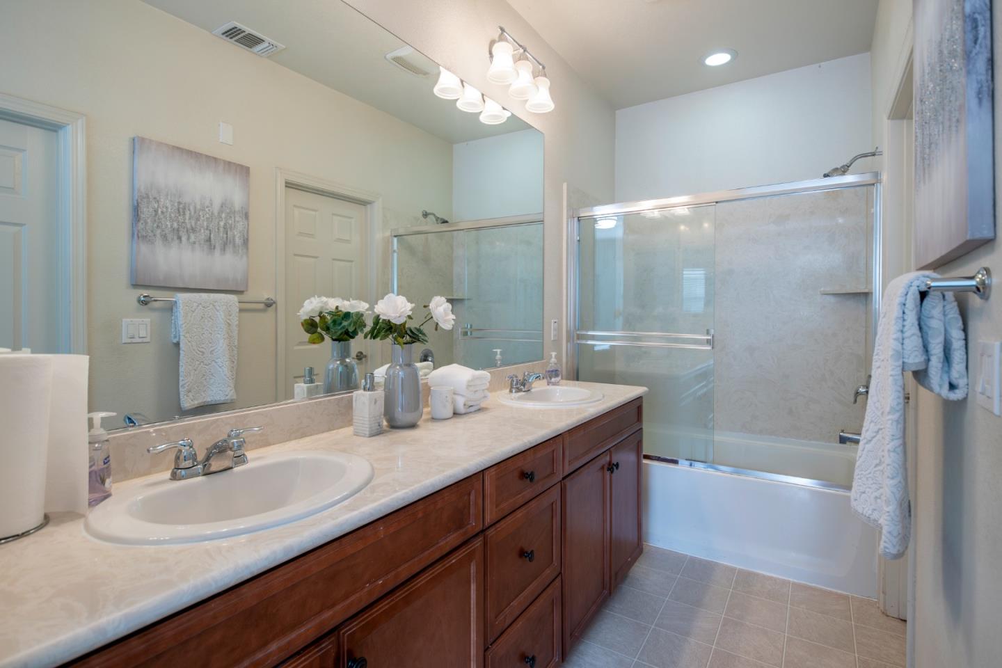 Detail Gallery Image 26 of 45 For 2059 Vincenzo Wkwy, San Jose,  CA 95133 - 2 Beds | 2/1 Baths