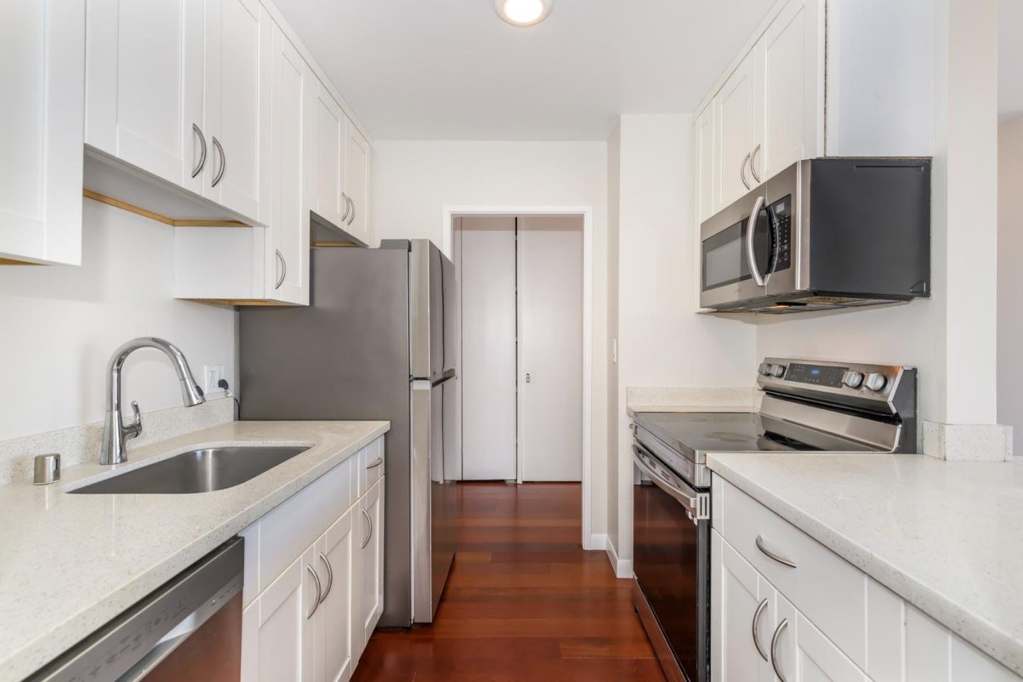 Detail Gallery Image 6 of 25 For 400 Davey Glen Rd #4704,  Belmont,  CA 94002 - 1 Beds | 1 Baths