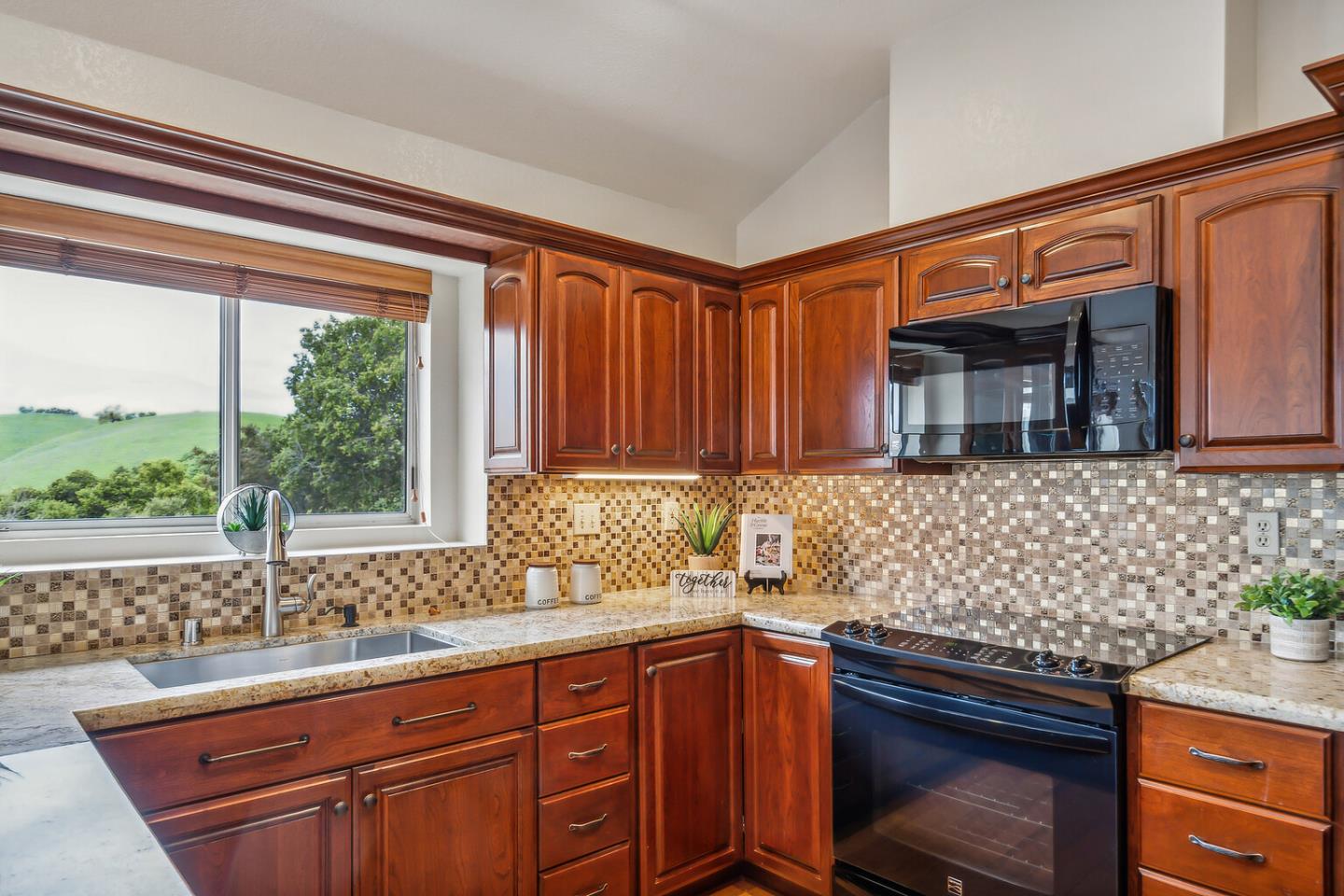 Detail Gallery Image 11 of 39 For 7833 Prestwick Cir, San Jose,  CA 95135 - 2 Beds | 2 Baths