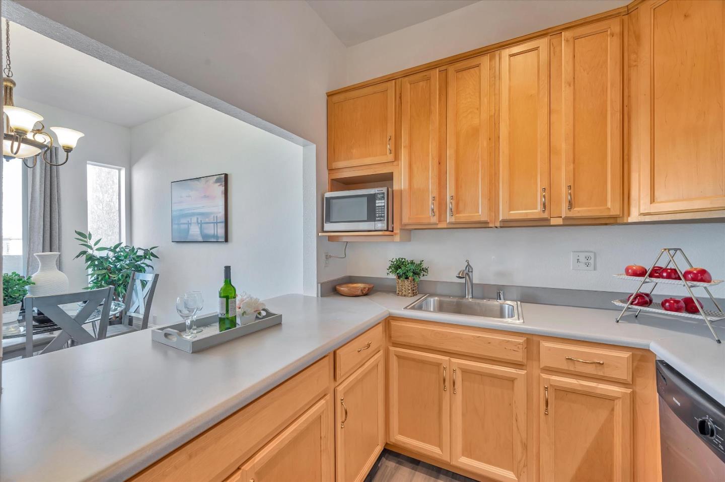 Detail Gallery Image 11 of 30 For 3550 Carter Dr #11,  South San Francisco,  CA 94080 - 2 Beds | 1/1 Baths