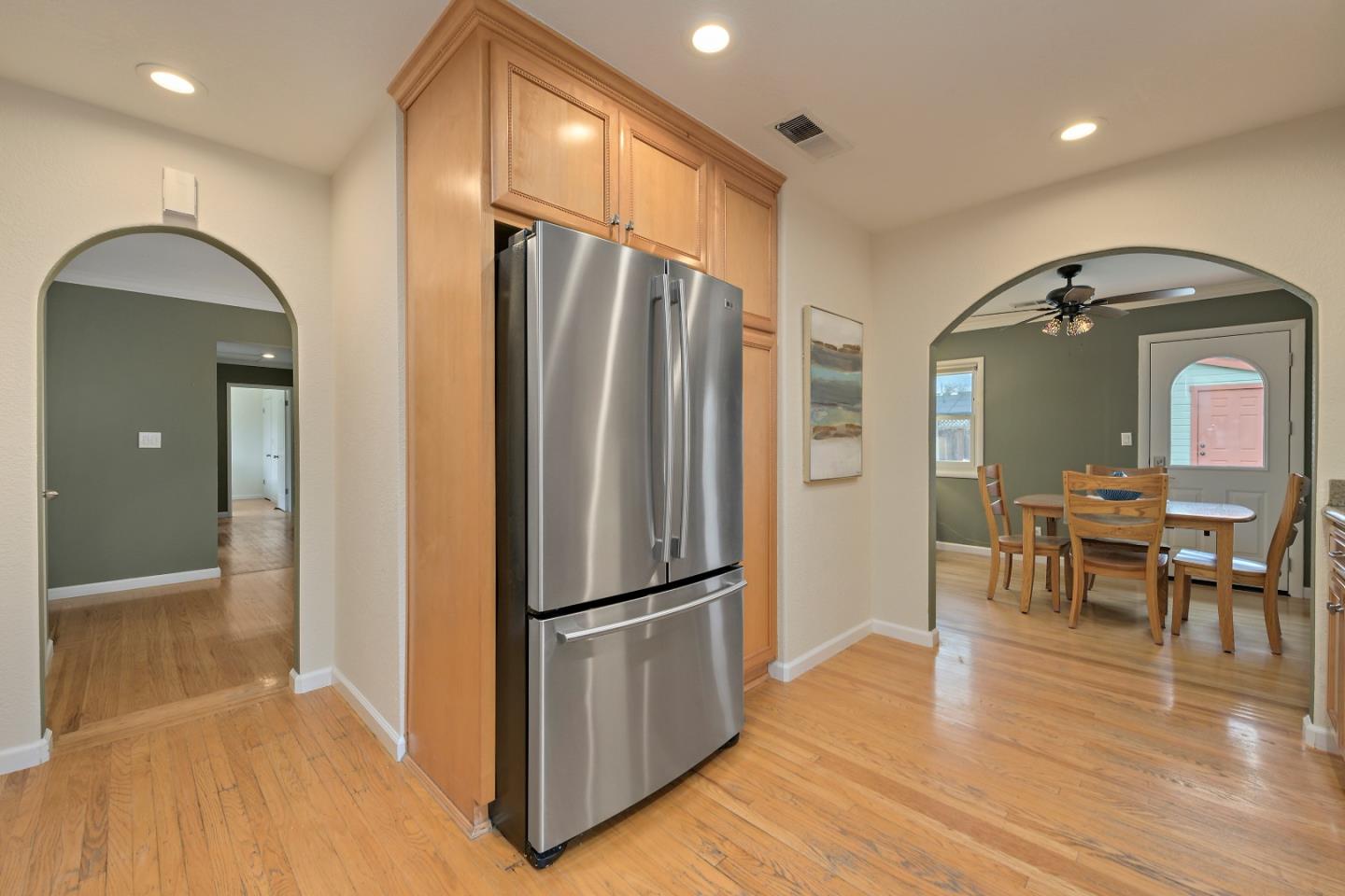 Detail Gallery Image 12 of 21 For 608 Crestview Dr, San Jose,  CA 95117 - 3 Beds | 2 Baths