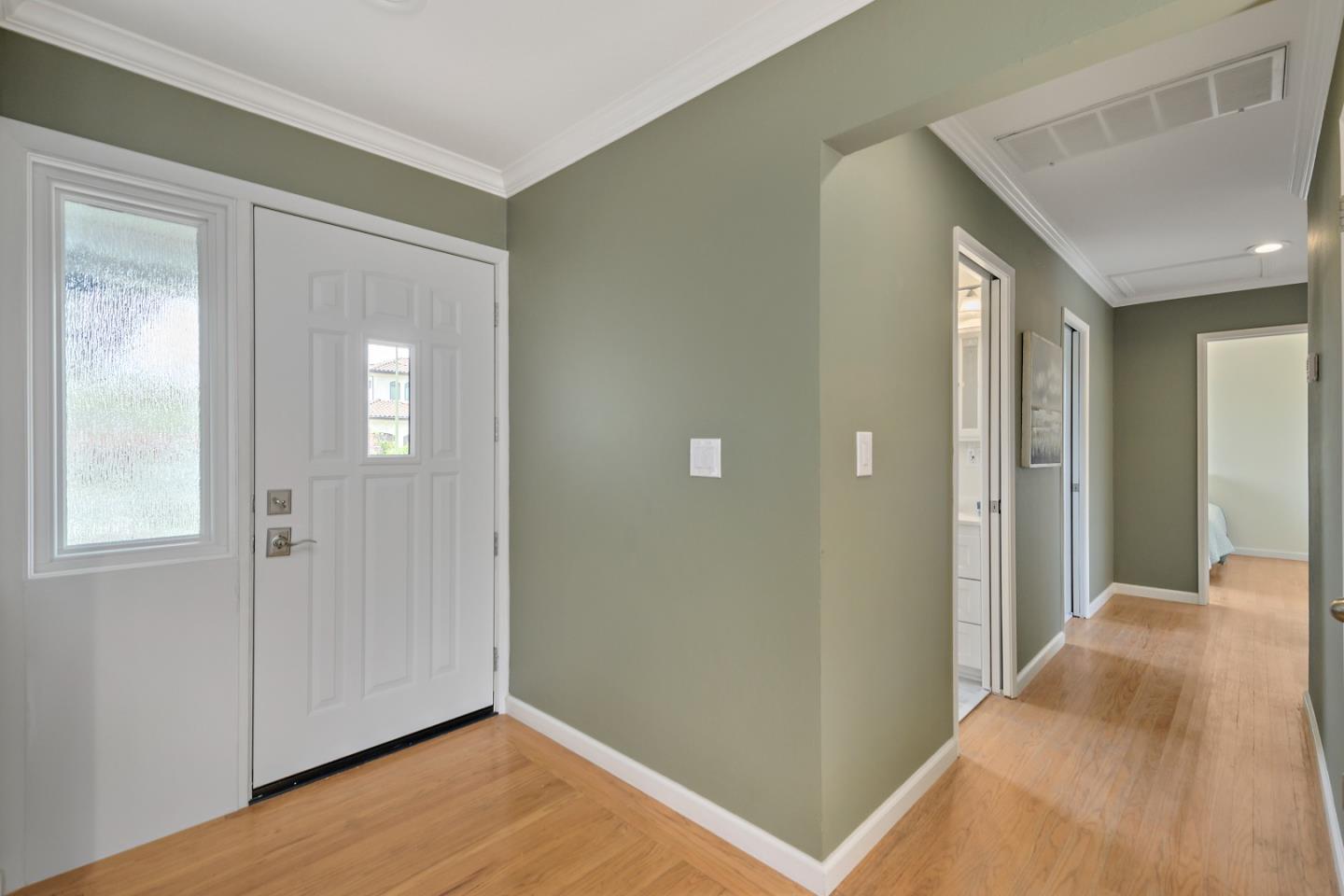 Detail Gallery Image 3 of 21 For 608 Crestview Dr, San Jose,  CA 95117 - 3 Beds | 2 Baths