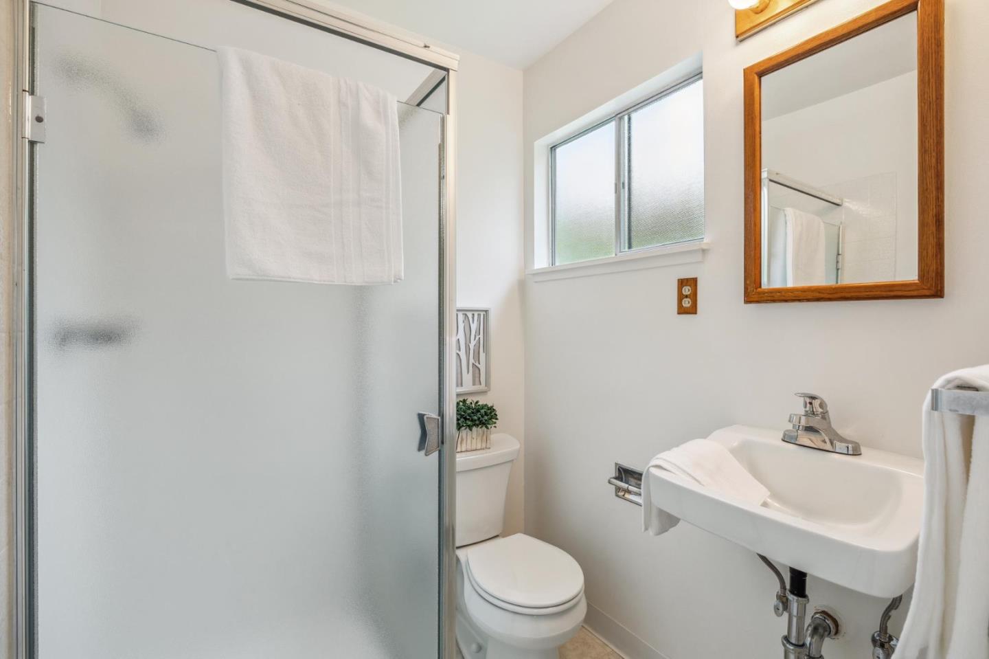 Detail Gallery Image 22 of 28 For 520 Rocca Ave, South San Francisco,  CA 94080 - 3 Beds | 2 Baths