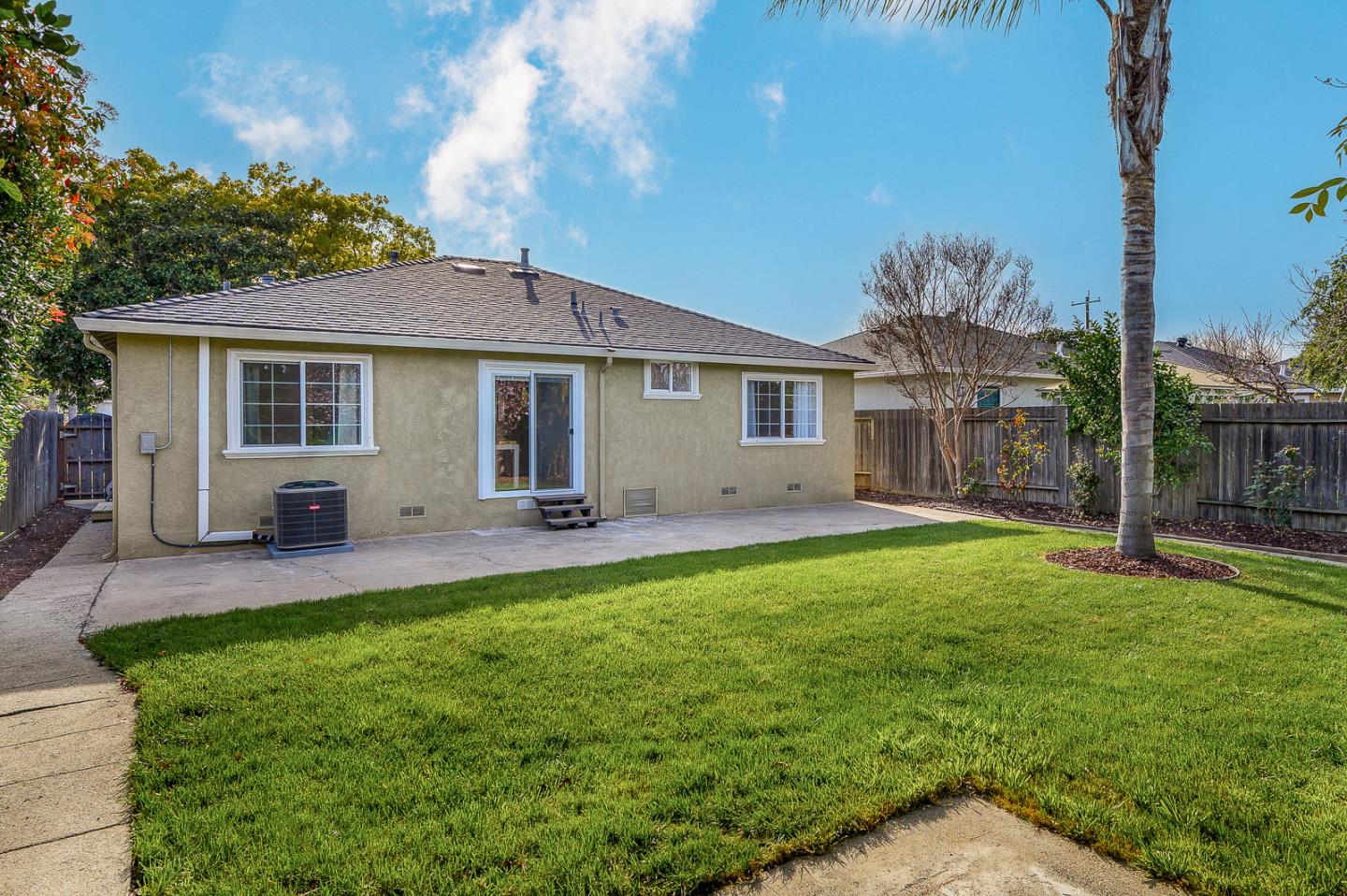 Photo of 236 Wisteria Dr in East Palo Alto, CA