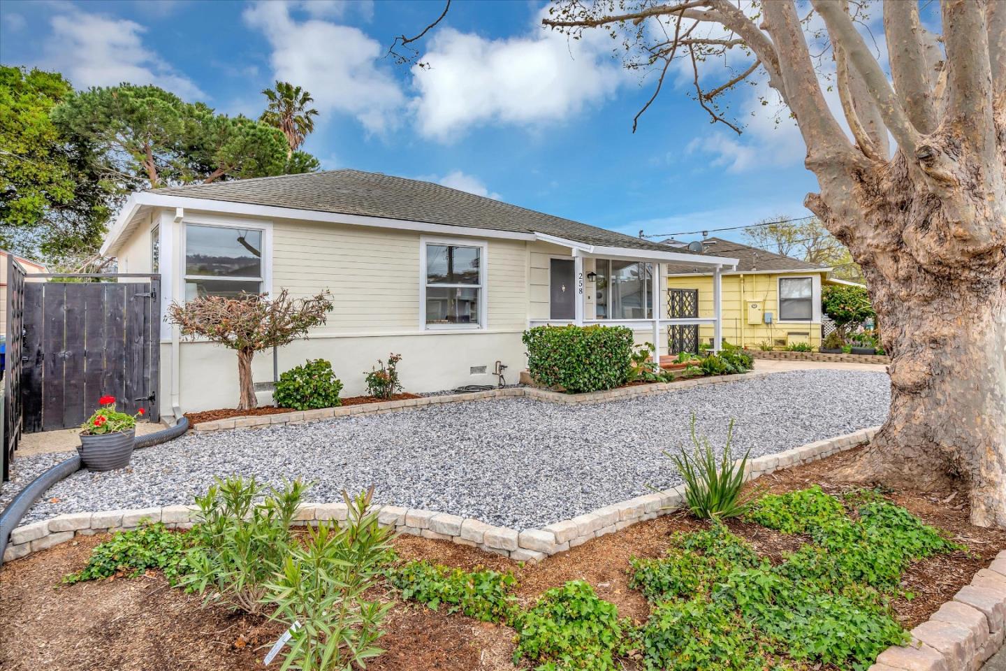 Detail Gallery Image 1 of 39 For 258 Aviador Ave, Millbrae,  CA 94030 - 3 Beds | 1 Baths