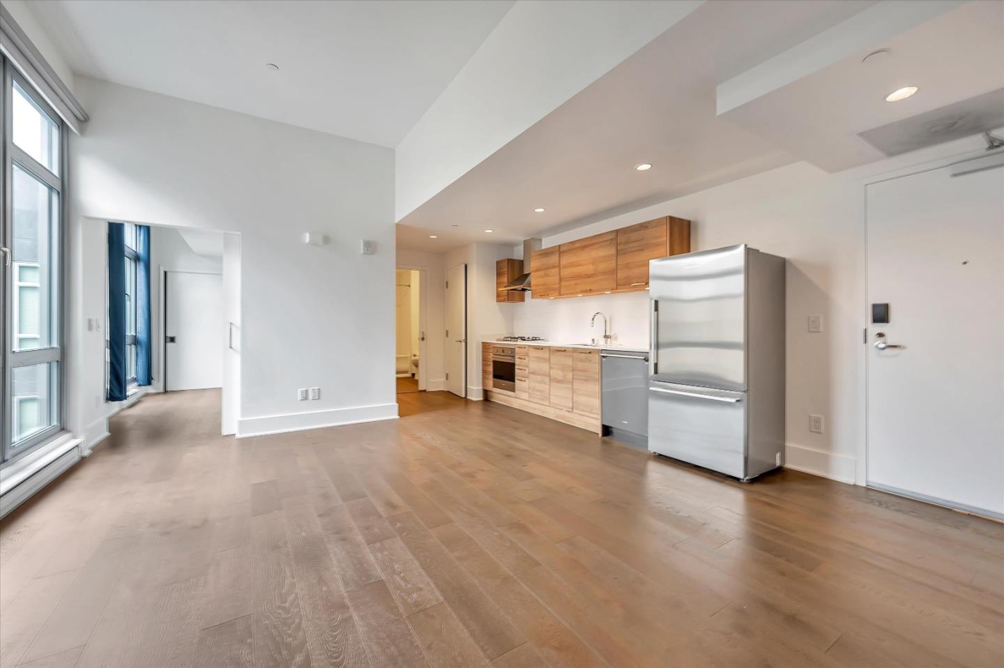Detail Gallery Image 1 of 22 For 1075 Market St #808,  San Francisco,  CA 94103 - 2 Beds | 2 Baths