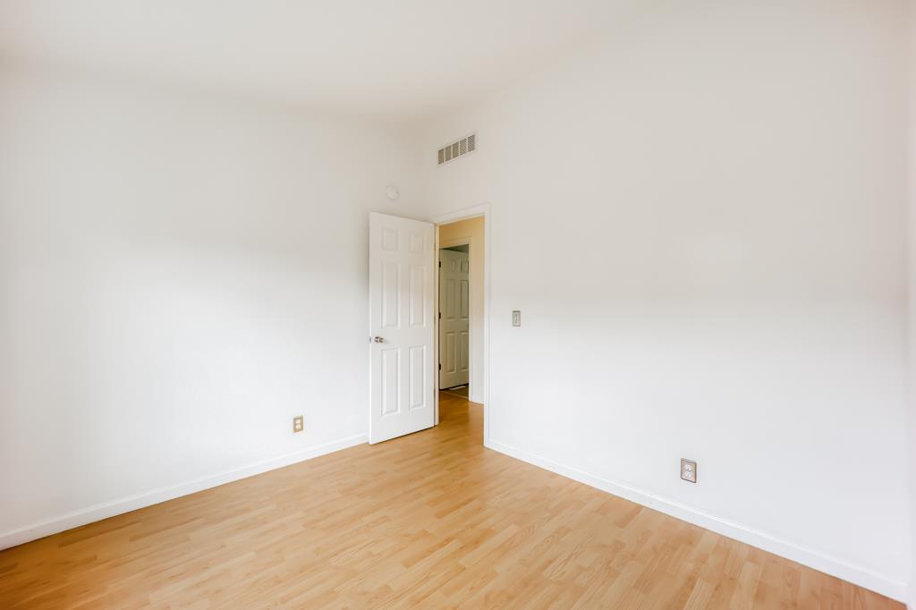 Detail Gallery Image 16 of 46 For 1220 Tasman Dr #395,  Sunnyvale,  CA 94089 - 3 Beds | 2 Baths