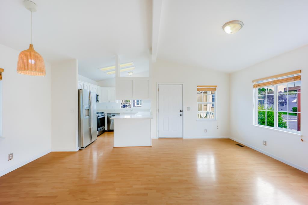 Detail Gallery Image 5 of 46 For 1220 Tasman Dr #395,  Sunnyvale,  CA 94089 - 3 Beds | 2 Baths