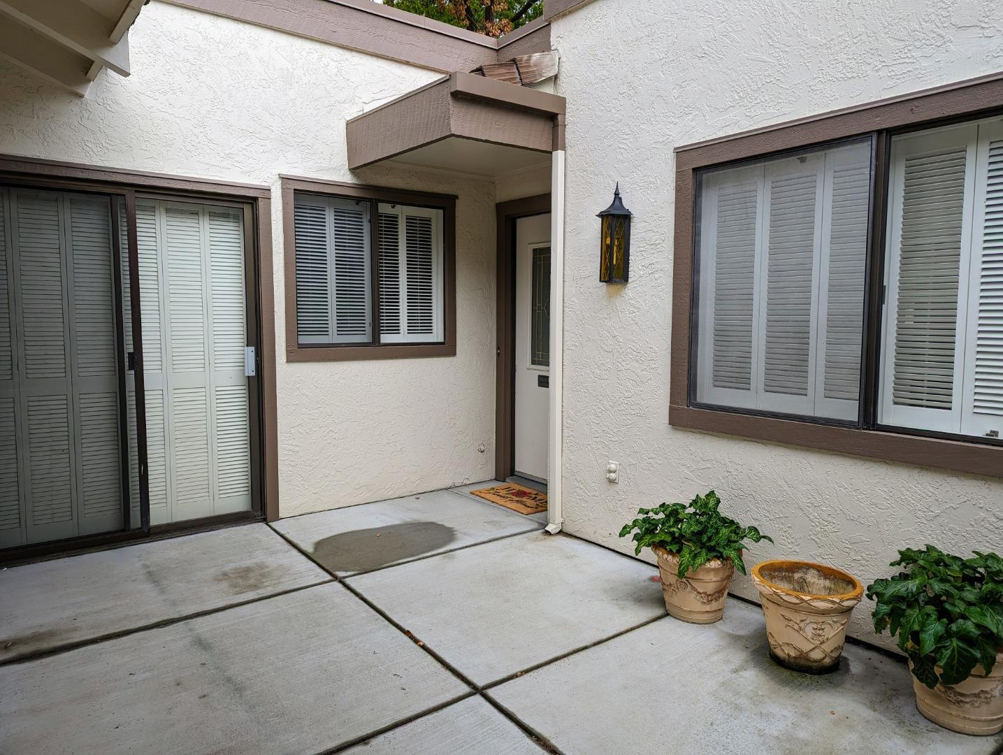 Detail Gallery Image 3 of 30 For 6252 Blauer Ln, San Jose,  CA 95135 - 2 Beds | 2 Baths