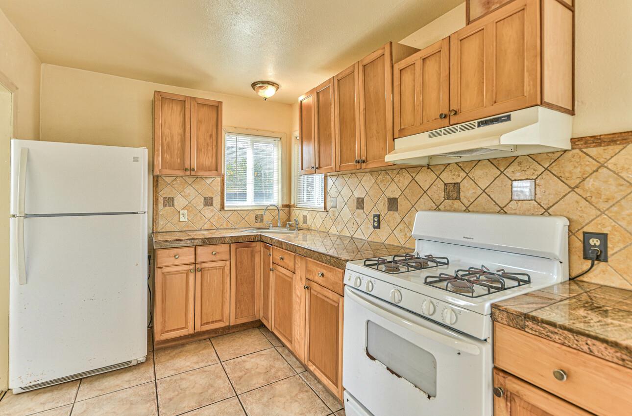 Detail Gallery Image 11 of 28 For 81 Russell Rd, Salinas,  CA 93906 - 3 Beds | 1 Baths
