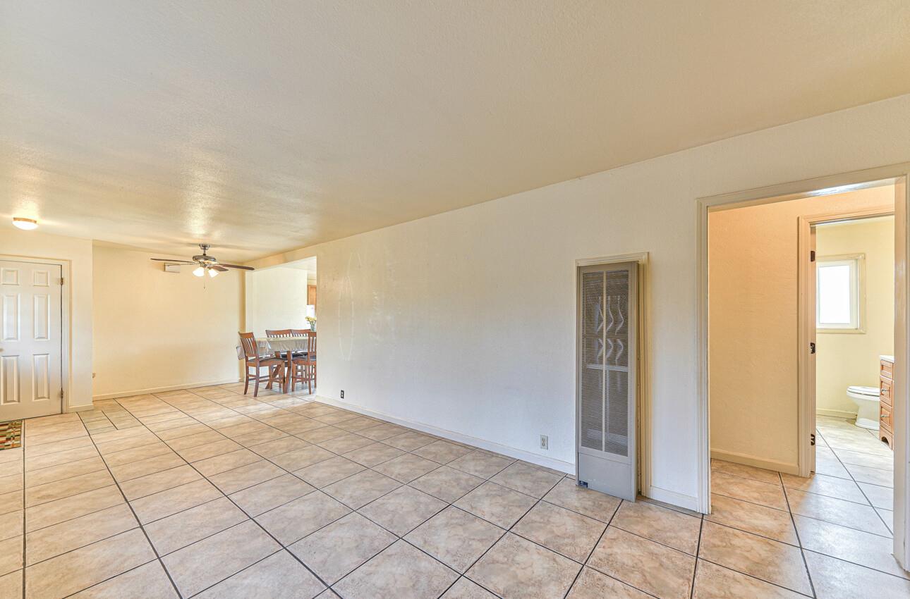 Detail Gallery Image 8 of 28 For 81 Russell Rd, Salinas,  CA 93906 - 3 Beds | 1 Baths