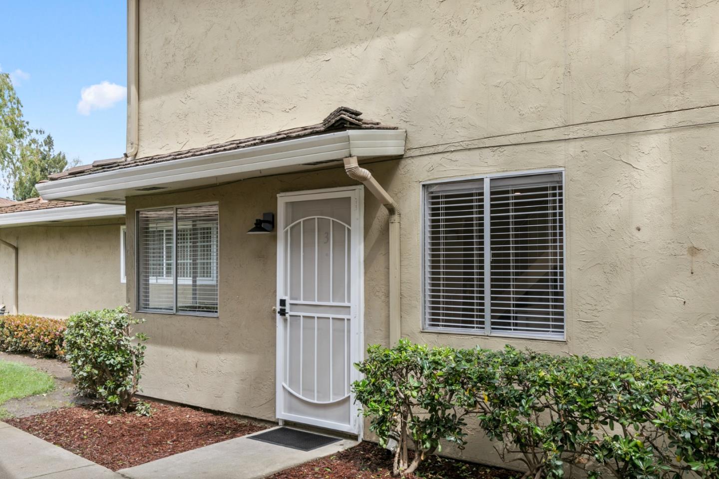 Detail Gallery Image 15 of 19 For 2498 Golzio Ct #3,  San Jose,  CA 95133 - 2 Beds | 1 Baths