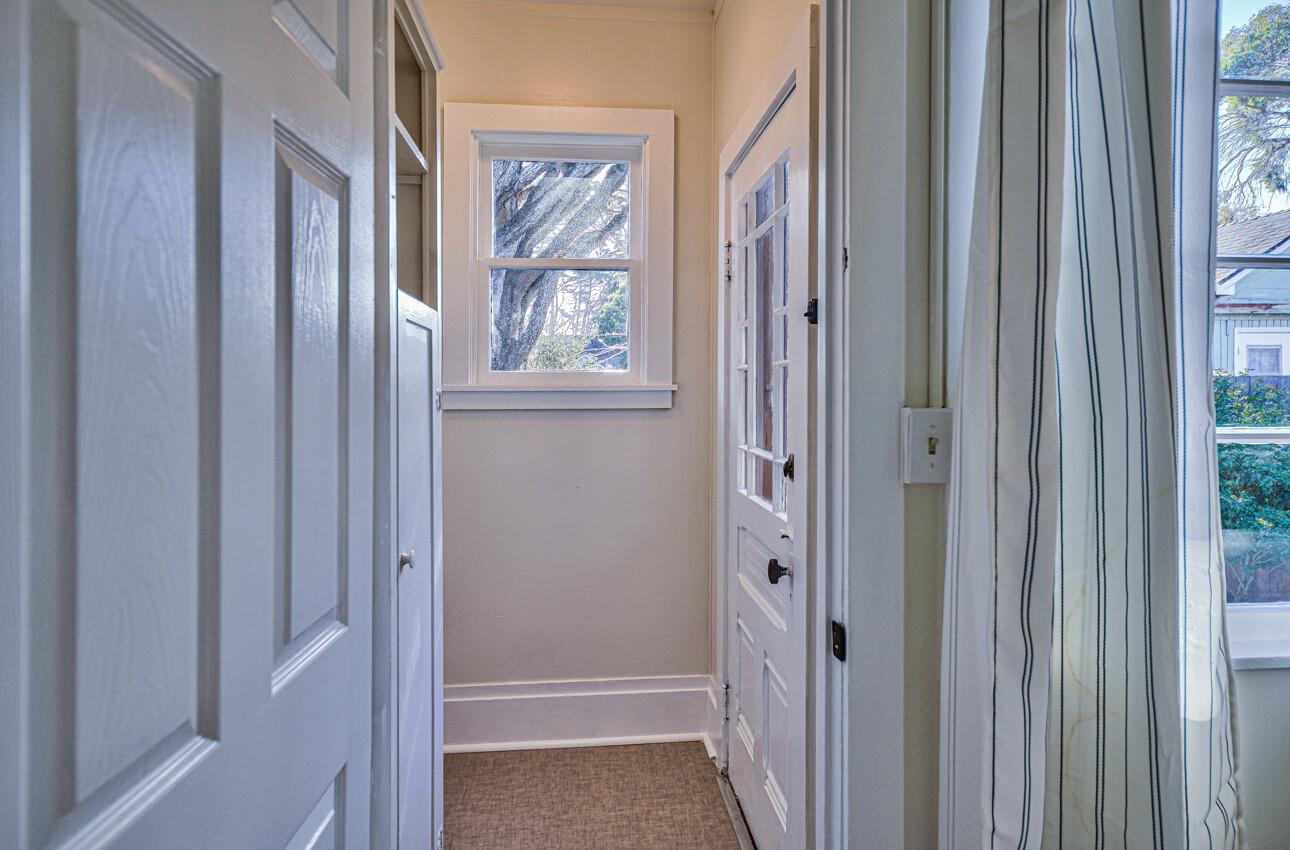Detail Gallery Image 14 of 27 For 315 Cypress Ave, Pacific Grove,  CA 93950 - 2 Beds | 1 Baths
