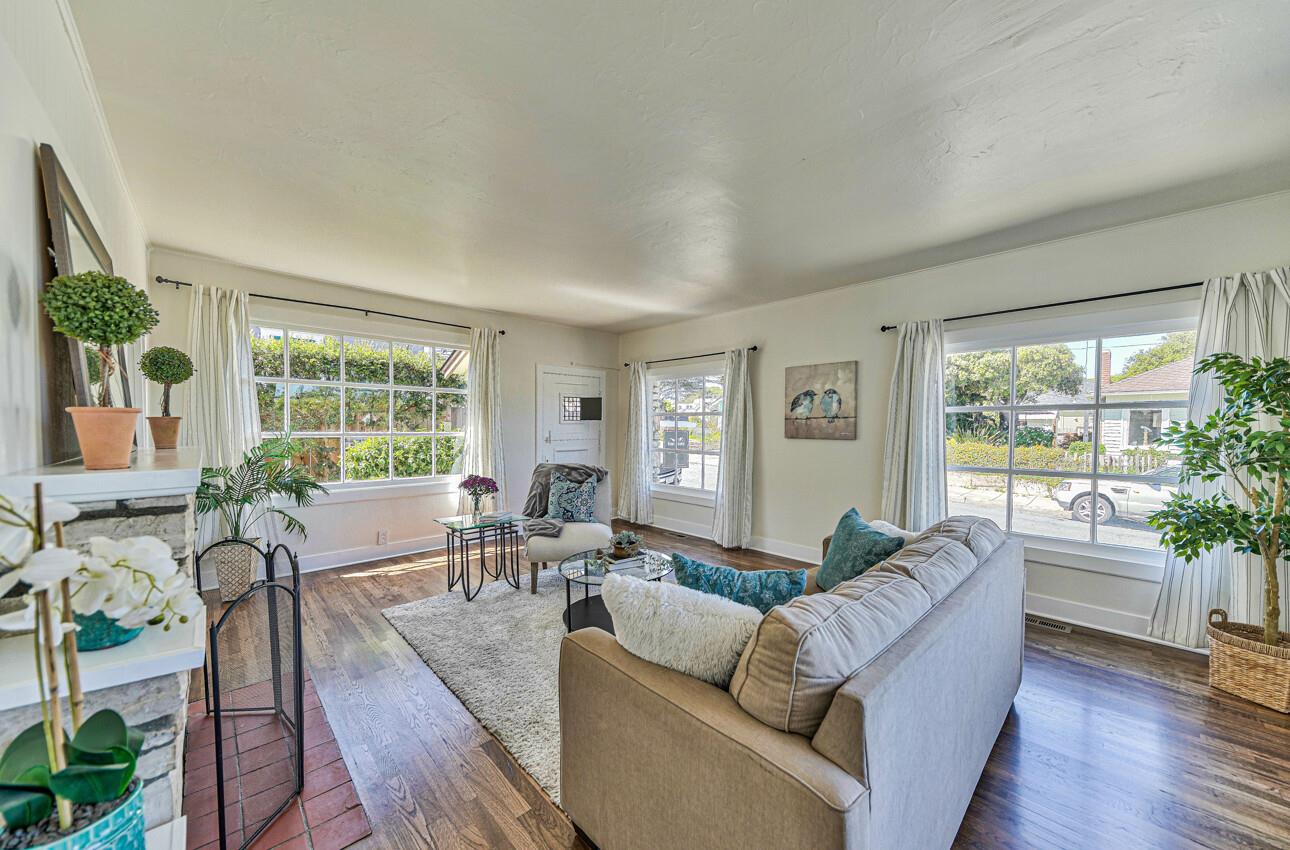 Detail Gallery Image 8 of 27 For 315 Cypress Ave, Pacific Grove,  CA 93950 - 2 Beds | 1 Baths