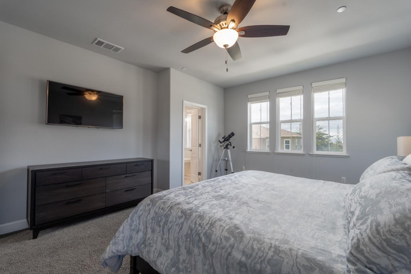 Detail Gallery Image 23 of 35 For 3013 Canvas Way, Marina,  CA 93933 - 3 Beds | 2/1 Baths