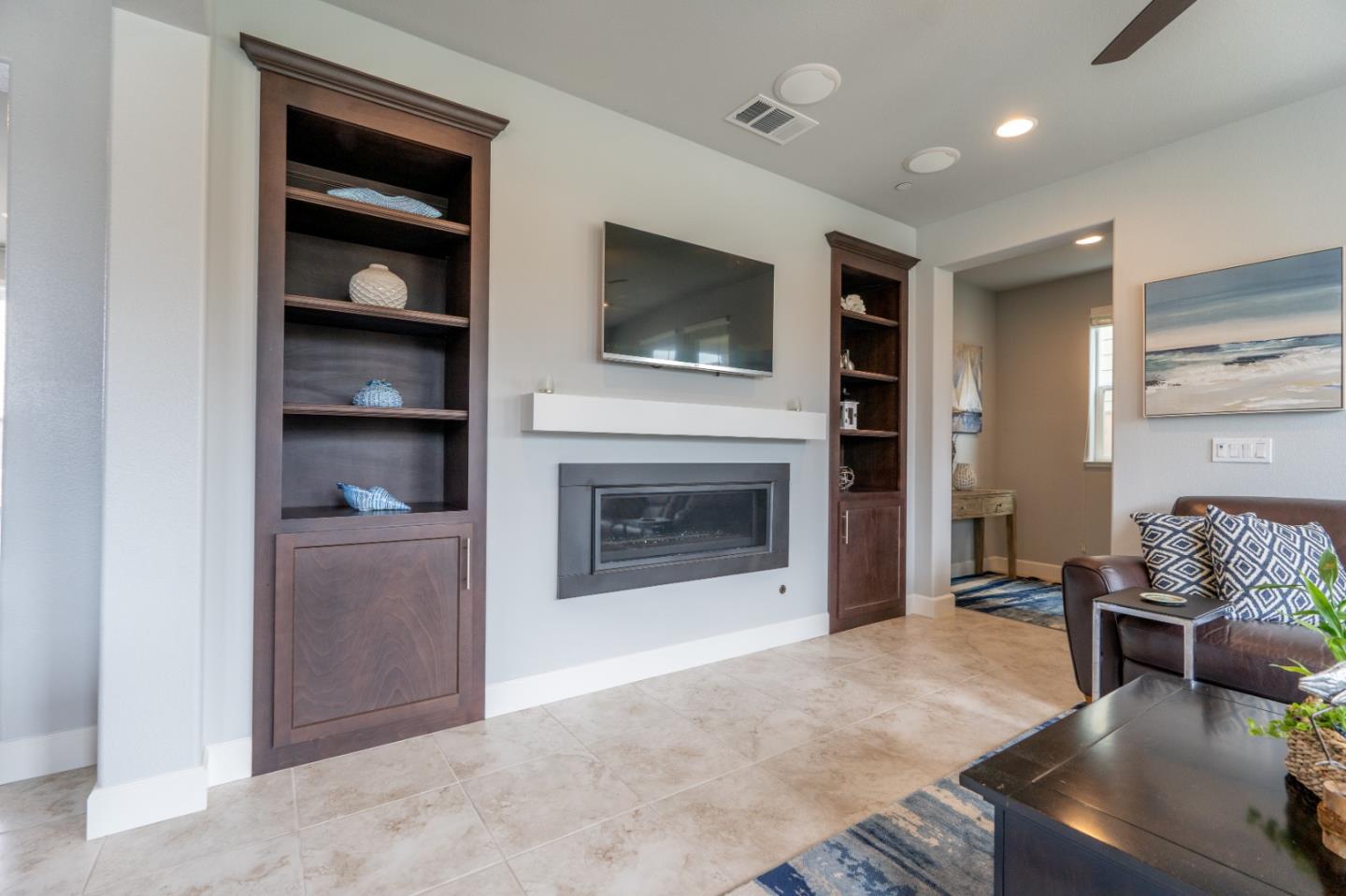 Detail Gallery Image 5 of 35 For 3013 Canvas Way, Marina,  CA 93933 - 3 Beds | 2/1 Baths