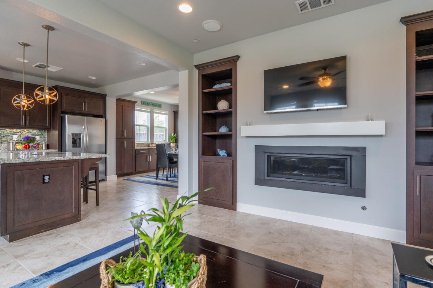 Detail Gallery Image 6 of 35 For 3013 Canvas Way, Marina,  CA 93933 - 3 Beds | 2/1 Baths