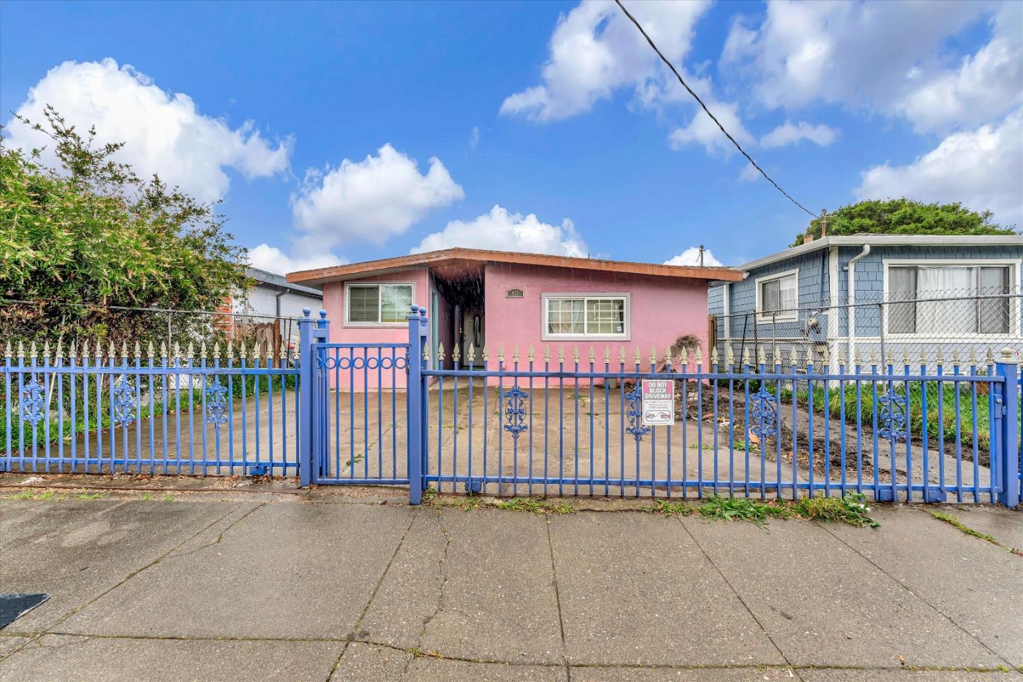 Detail Gallery Image 1 of 1 For 422 Alamo Ave, Richmond,  CA 94801 - 3 Beds | 1 Baths