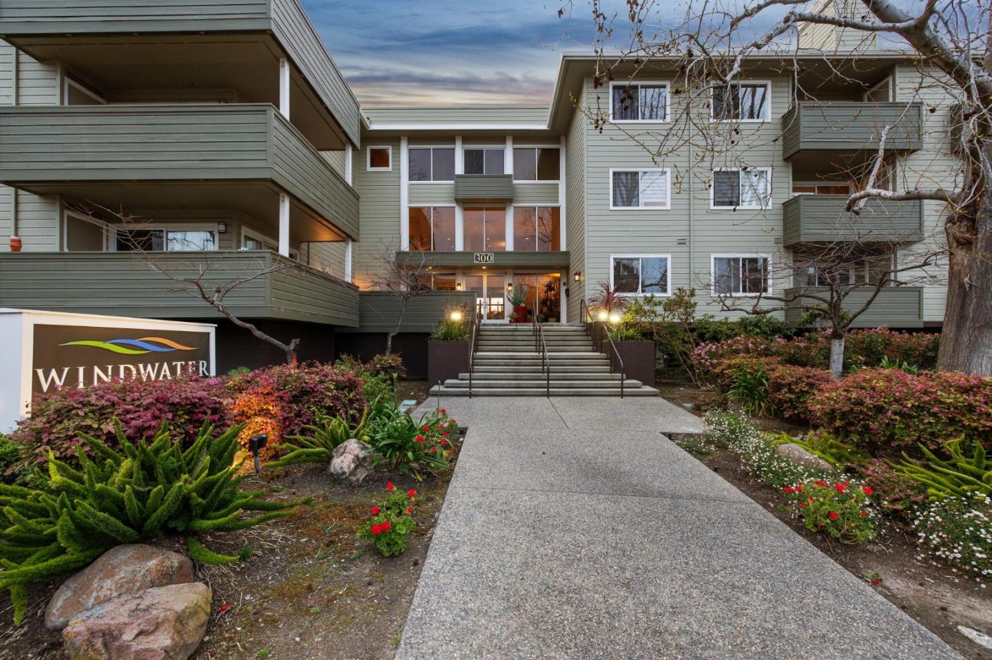 Detail Gallery Image 1 of 34 For 300 Murchison Dr #119,  Millbrae,  CA 94030 - 2 Beds | 2 Baths