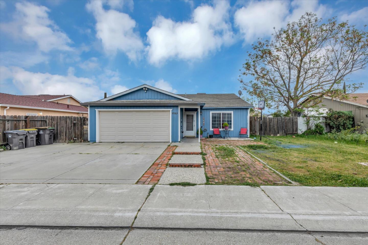 Detail Gallery Image 1 of 24 For 16128 Easy St, Lathrop,  CA 95330 - 3 Beds | 2 Baths