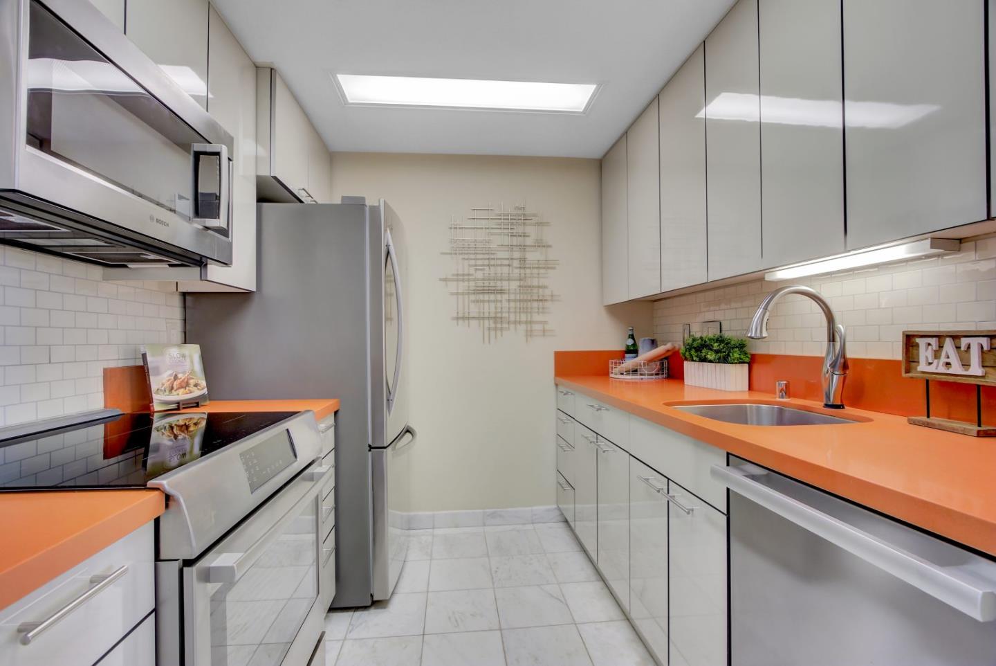 Detail Gallery Image 14 of 52 For 1210 Bellevue Ave #304,  Burlingame,  CA 94010 - 2 Beds | 2 Baths