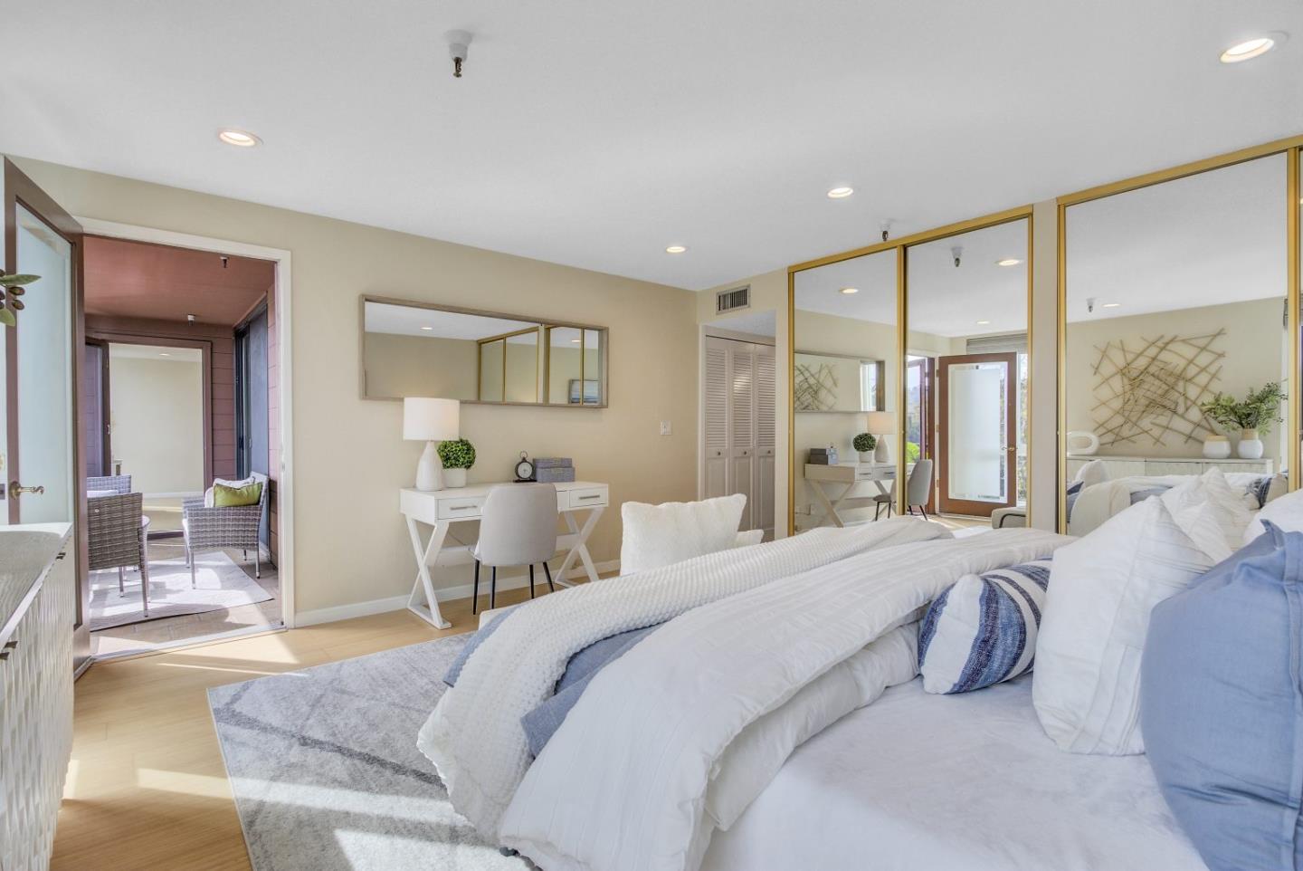 Detail Gallery Image 23 of 52 For 1210 Bellevue Ave #304,  Burlingame,  CA 94010 - 2 Beds | 2 Baths