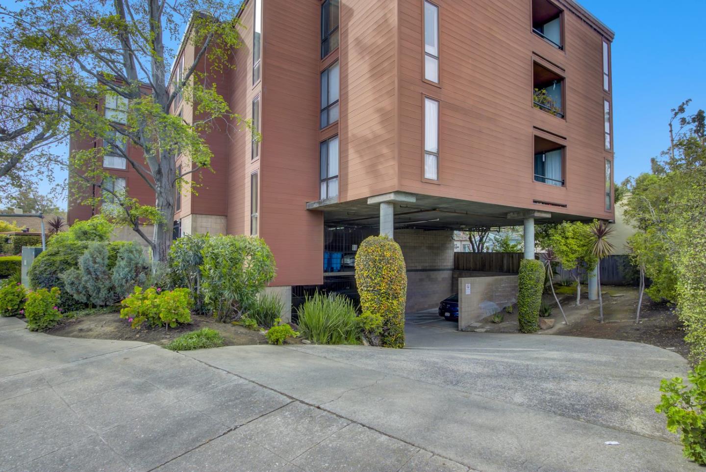 Detail Gallery Image 39 of 52 For 1210 Bellevue Ave #304,  Burlingame,  CA 94010 - 2 Beds | 2 Baths