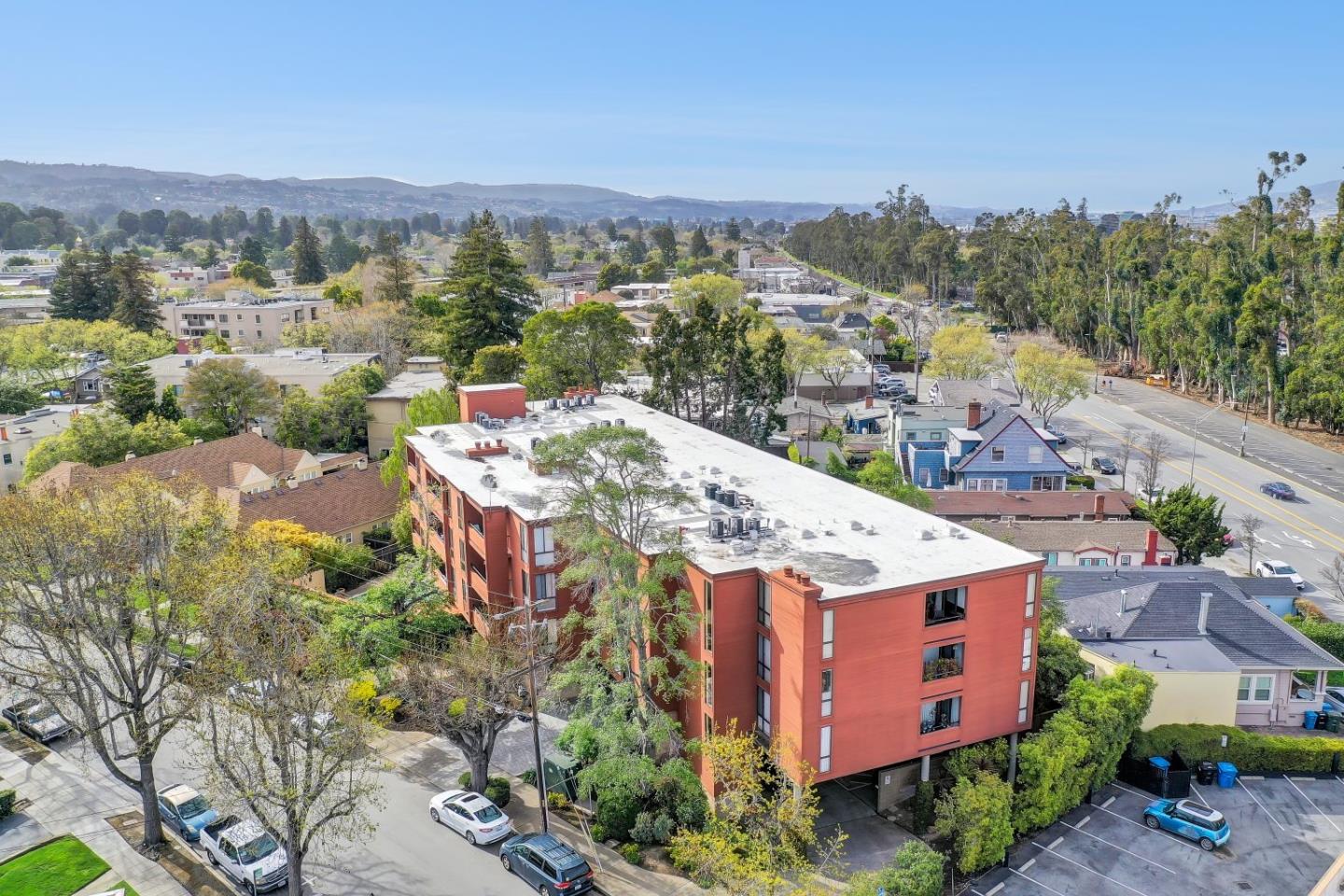 Detail Gallery Image 44 of 52 For 1210 Bellevue Ave #304,  Burlingame,  CA 94010 - 2 Beds | 2 Baths