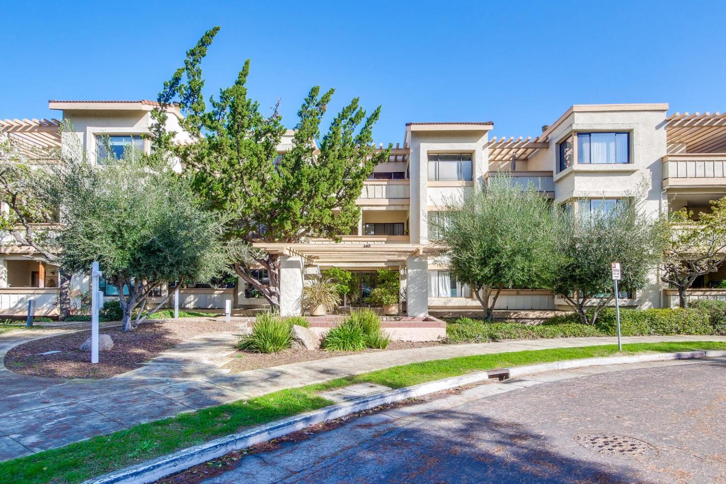 Detail Gallery Image 2 of 67 For 440 Cesano Ct #107,  Palo Alto,  CA 94306 - 2 Beds | 2 Baths