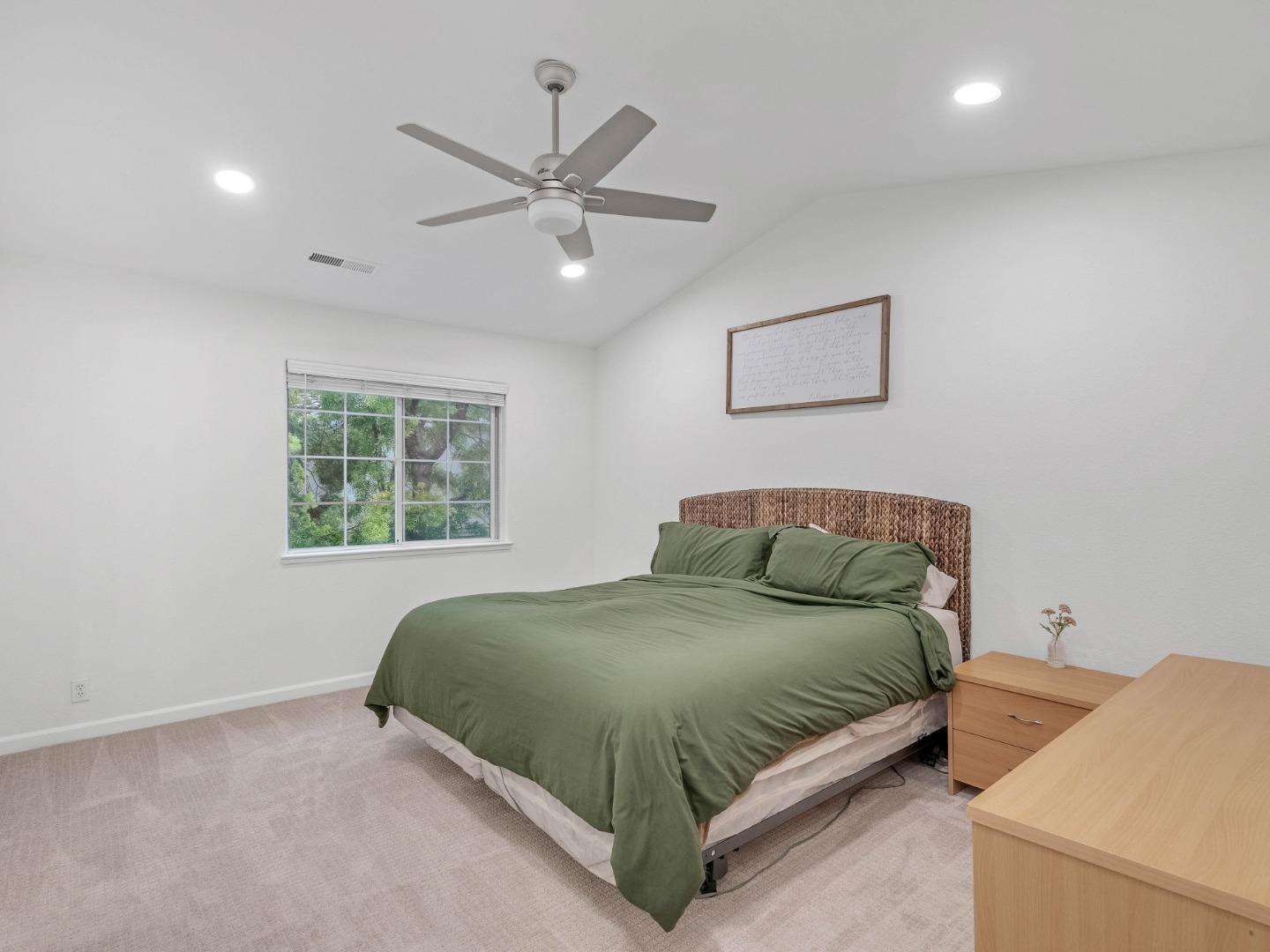 Detail Gallery Image 13 of 38 For 437 Calle Cerro, Morgan Hill,  CA 95037 - 3 Beds | 2/1 Baths
