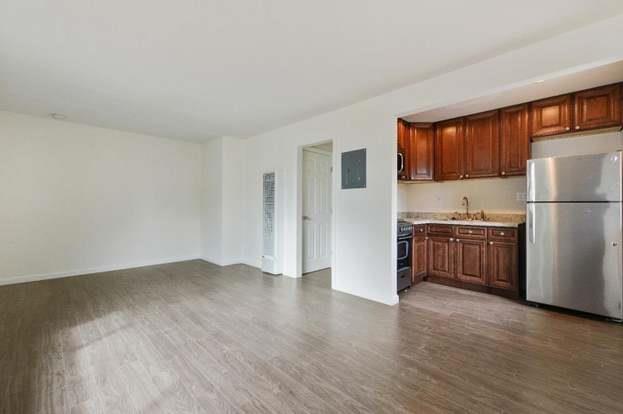 Detail Gallery Image 4 of 5 For 212 12th Ave #D,  San Mateo,  CA 94402 - 0 Beds | 1 Baths