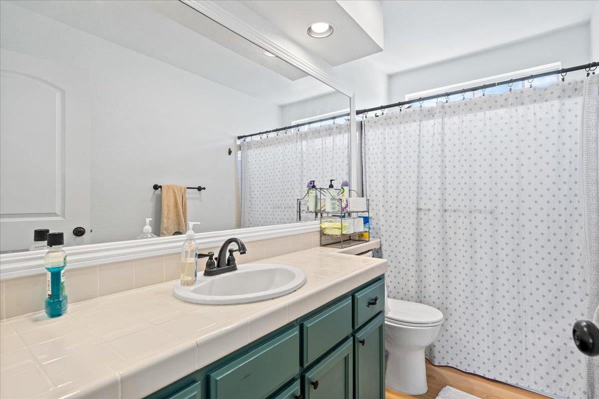Detail Gallery Image 25 of 35 For 19363 Acclaim Dr, Salinas,  CA 93908 - 4 Beds | 2/1 Baths