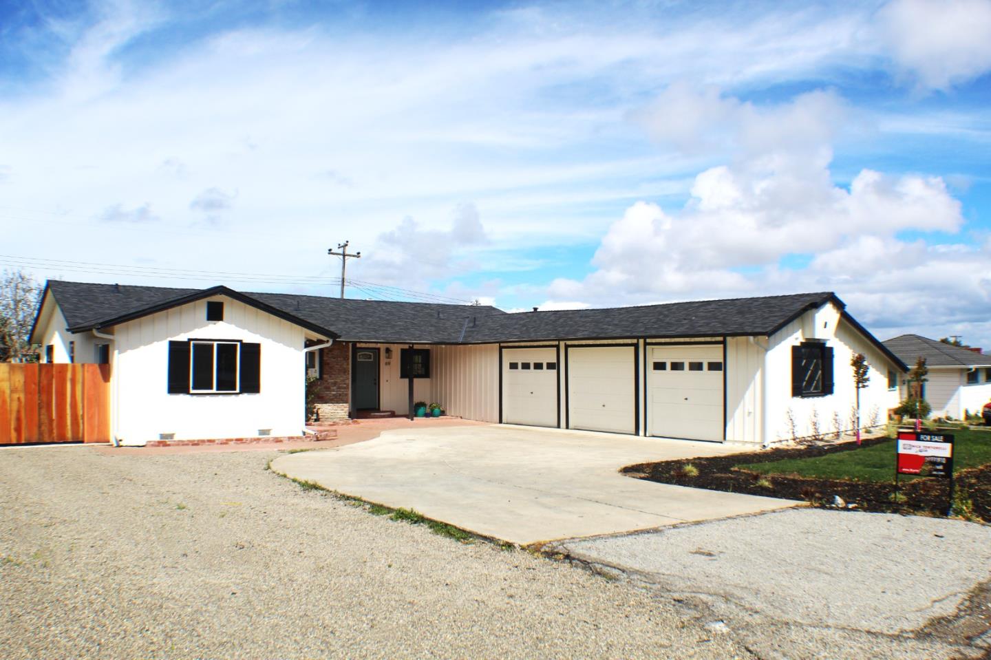 Detail Gallery Image 1 of 26 For 69 Enos Dr, Salinas,  CA 93908 - 3 Beds | 2/1 Baths