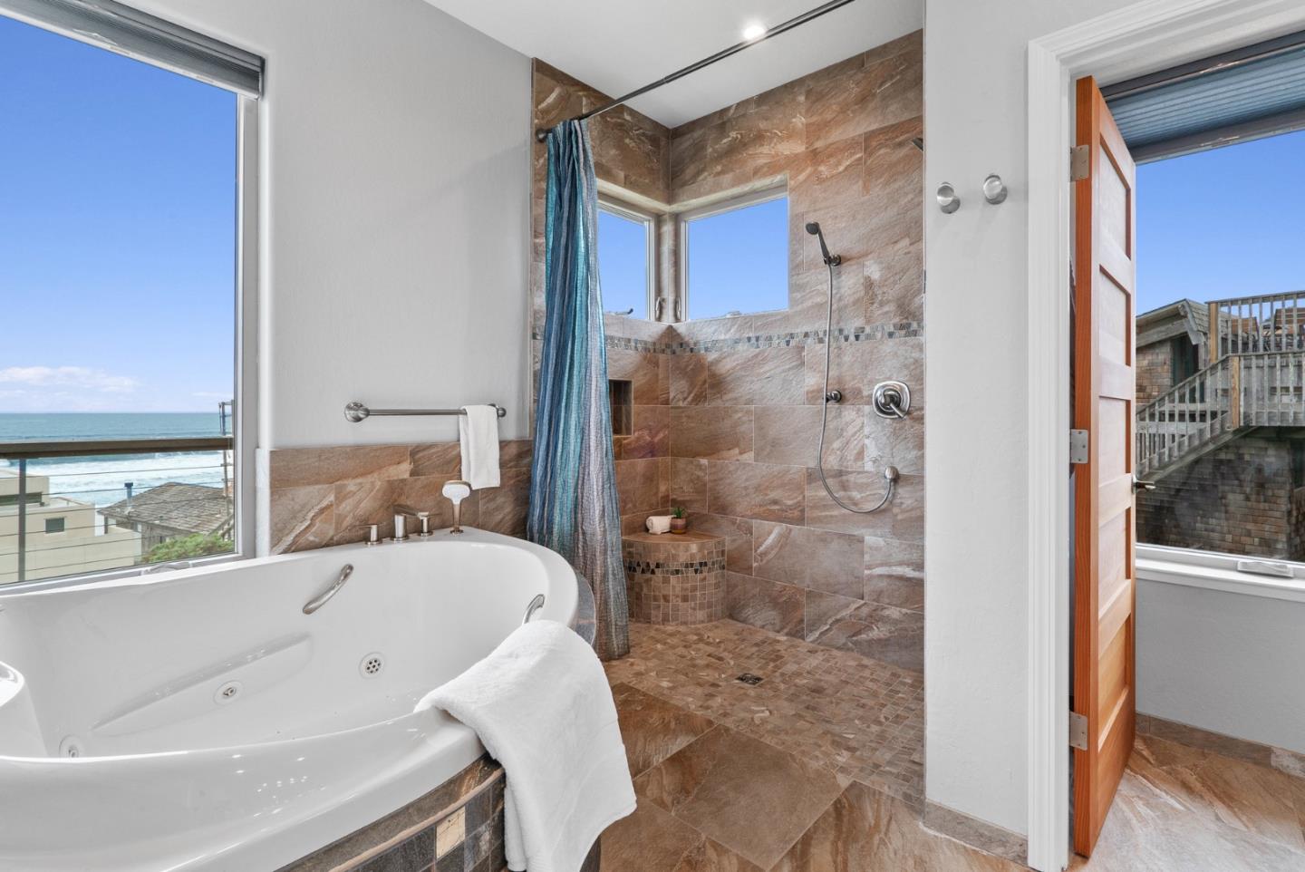 Detail Gallery Image 36 of 72 For 127 Cormorant Way, Watsonville,  CA 95076 - 3 Beds | 3/1 Baths