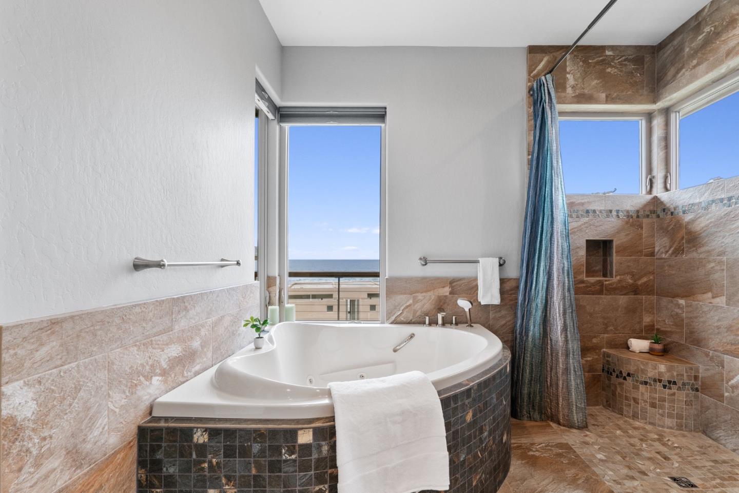 Detail Gallery Image 39 of 72 For 127 Cormorant Way, Watsonville,  CA 95076 - 3 Beds | 3/1 Baths