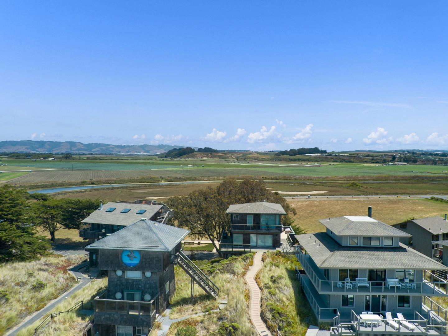 Detail Gallery Image 70 of 72 For 127 Cormorant Way, Watsonville,  CA 95076 - 3 Beds | 3/1 Baths