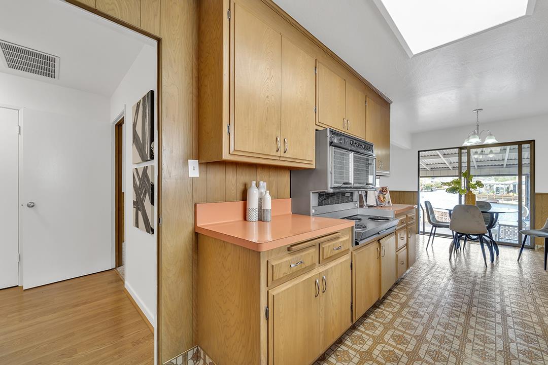 Detail Gallery Image 16 of 53 For 600 Grand St, Alameda,  CA 94501 - 3 Beds | 2 Baths