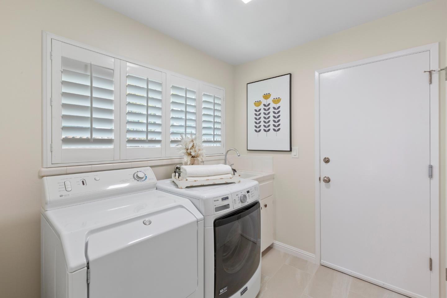Detail Gallery Image 23 of 77 For 490 Cherry Ave, Los Altos,  CA 94022 - 3 Beds | 2/1 Baths